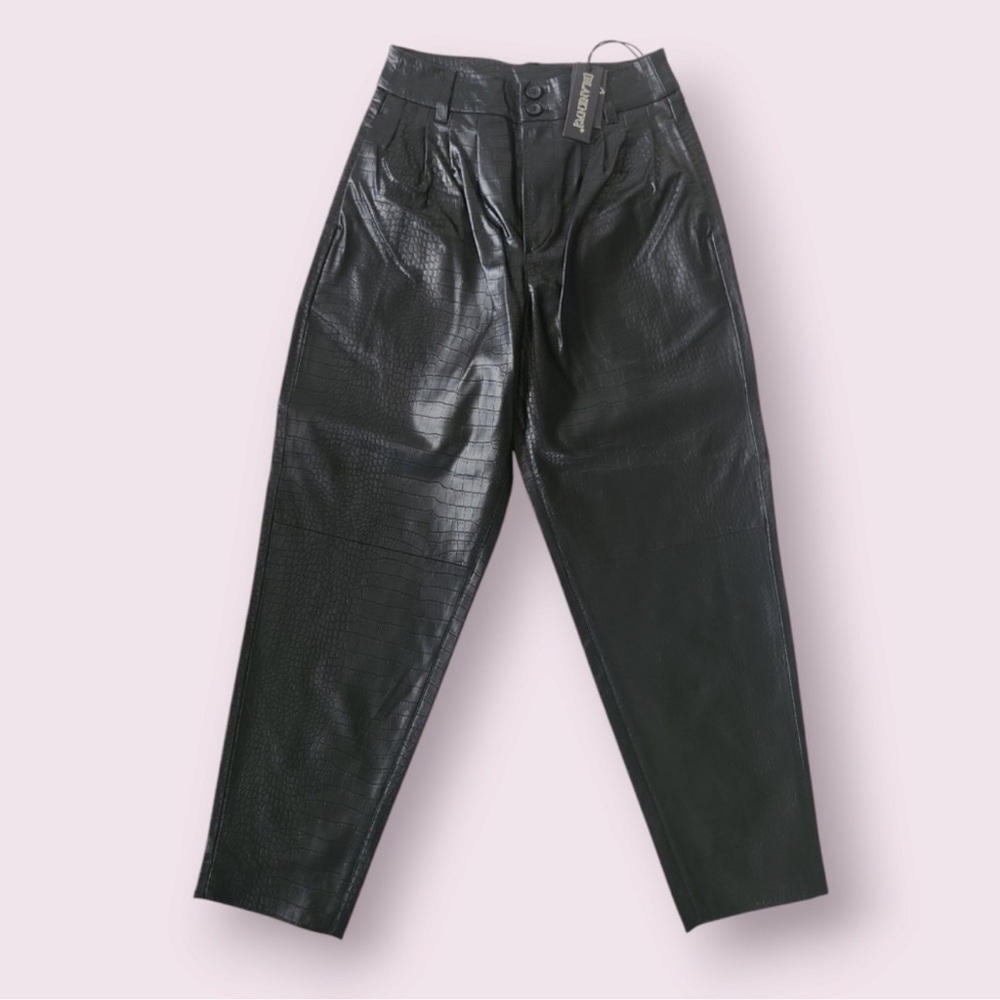NWT Blank NYC Black Faux Leather Croc Embossed Taper Leg Pants Size 28 - Picture 6 of 11